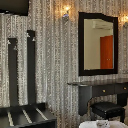 Fedra Hotel 2*