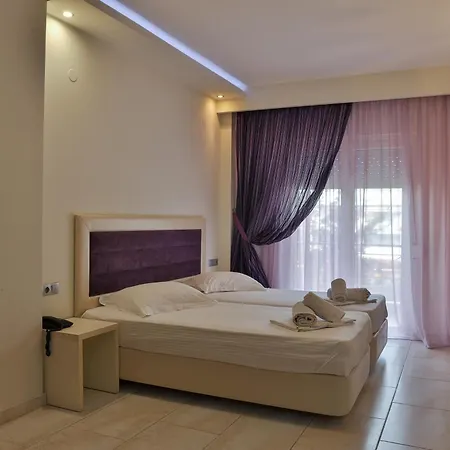 Fedra Hotel 2*