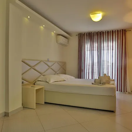 Fedra Paralia Katerinis