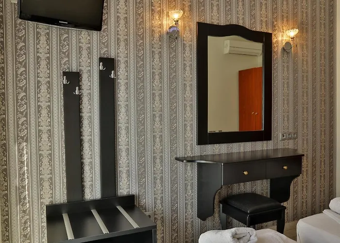Fedra Hotel 2*